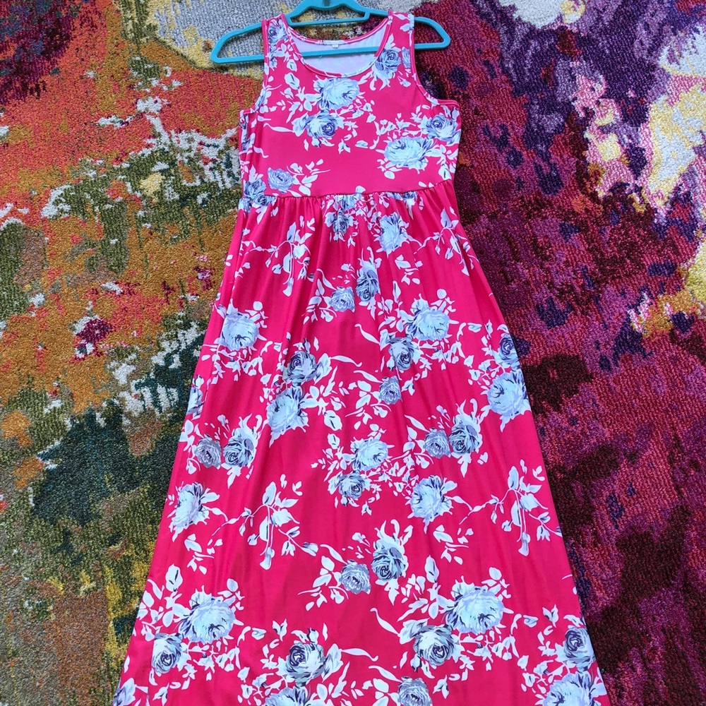 Bright pink floral maxi!